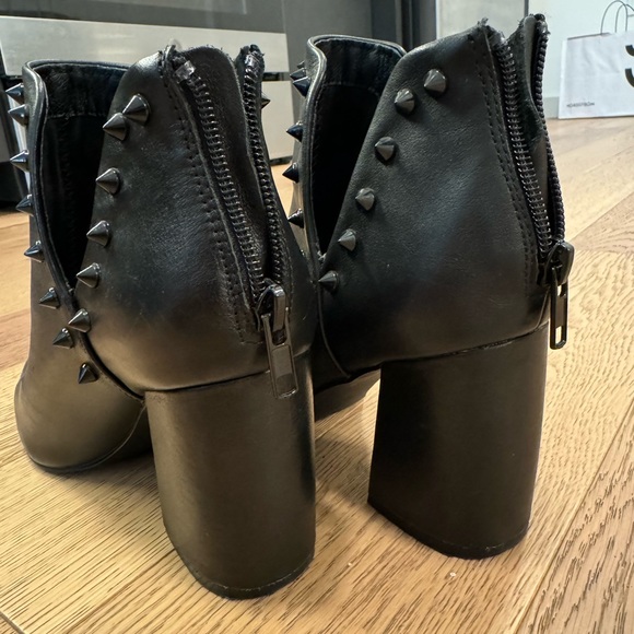 Steve Madden black booties size 8 - Picture 3 of 8